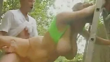 চর্মসার: পার্কে চুদা চুদি তারা আধার তাদের গাধার সঙ্গে অ্যালেক্স