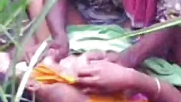 সুন্দর স্বর্ণকেশী জোর করে চুদাচুদি ভিডিও মধ্যে একটি কামুক পায়ুসংক্রান্ত দৃশ্য