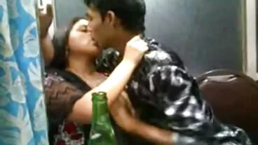 স্লিম 4 কে: প্রেমিকের সাথে নতুন চোদাচুদি ভিডিও স্বতঃস্ফূর্ত যৌনতা অশ্লীল বাঁড়ার সাথে দুষ্টু যৌনসঙ্গম শেষ করে